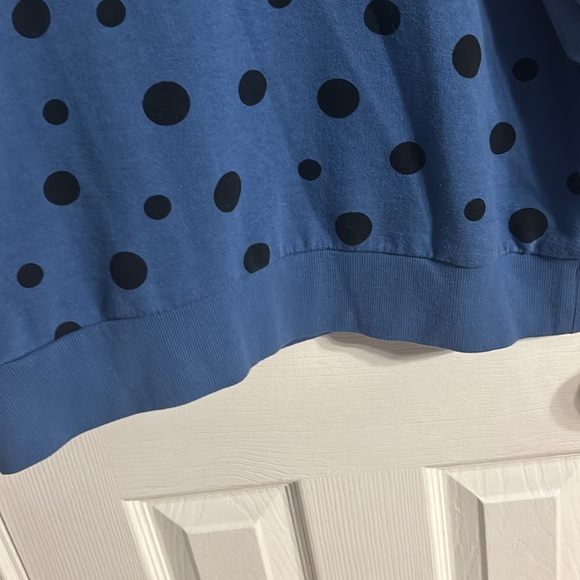 Blue polkadot sweater, size medium - Picture 4 of 4